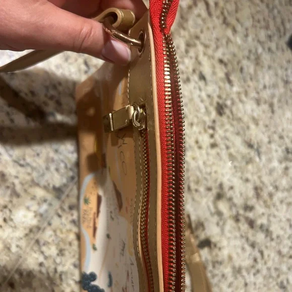 Texas Spartina 449 crossbody purse. AS IS BROKEN ZIPPER. Still a great bag! - Picture 4 of 7